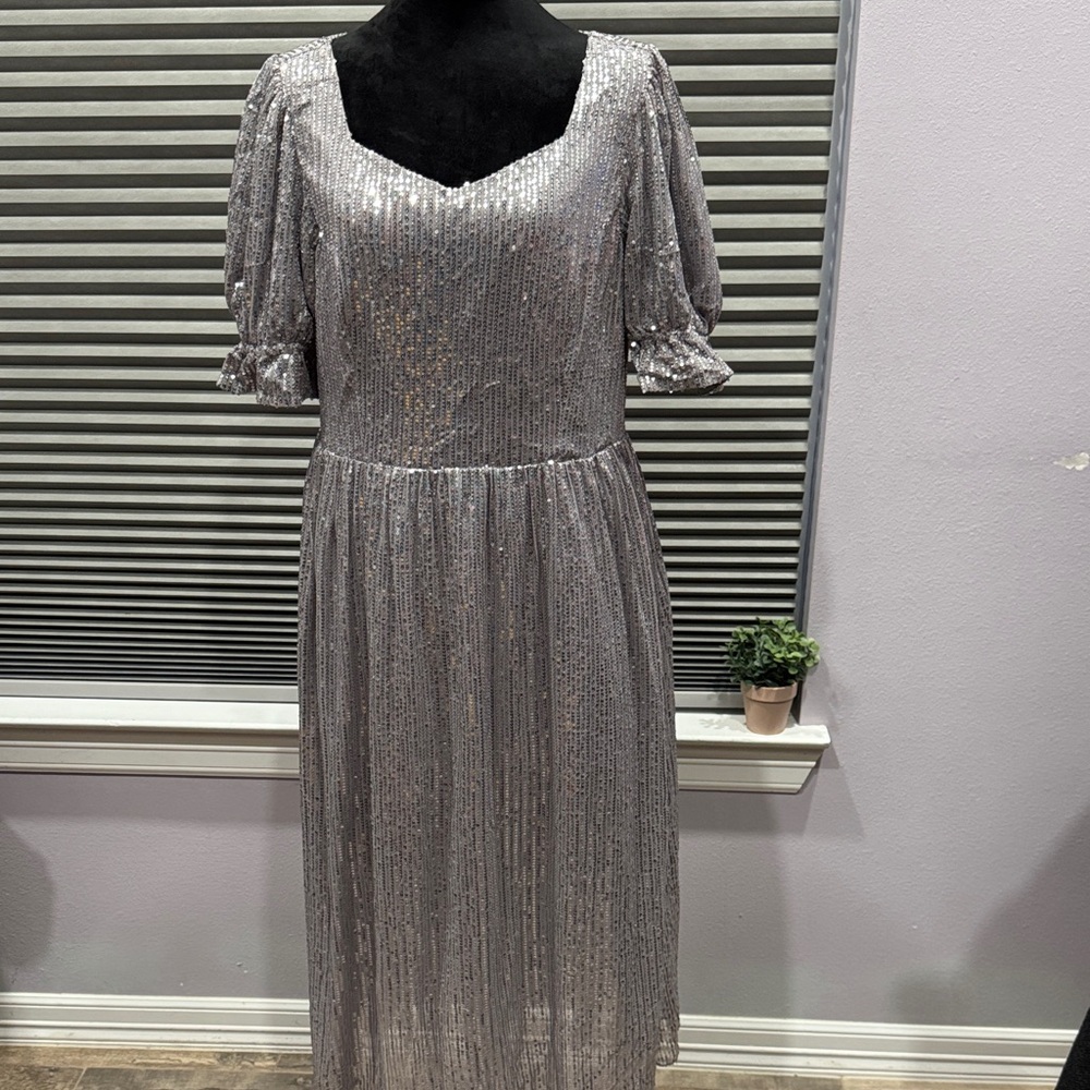 Ivy City Co Silver Sequin Midi with Puff Sleeves